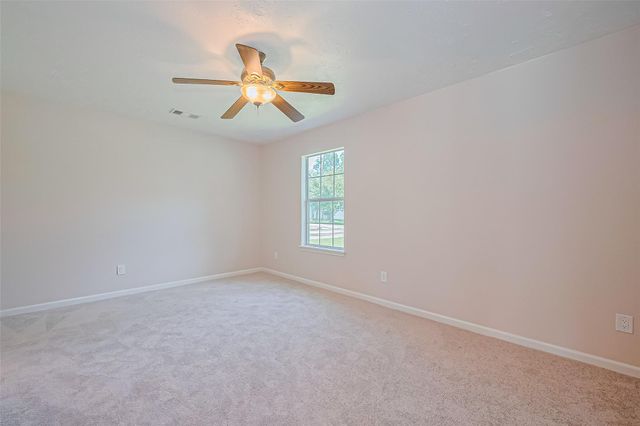115 N 12th Street, Highlands, TX 77562