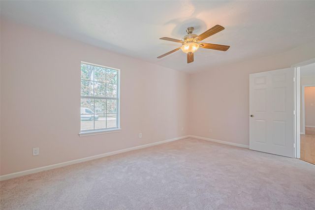 115 N 12th Street, Highlands, TX 77562