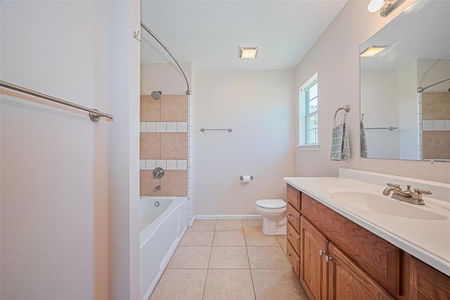 115 N 12th Street, Highlands, TX 77562