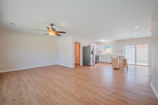 115 N 12th Street, Highlands, TX 77562