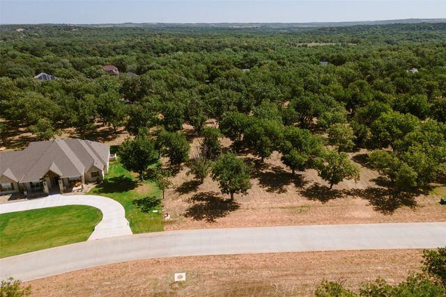 1160 E Landings N, Granbury, TX 76049