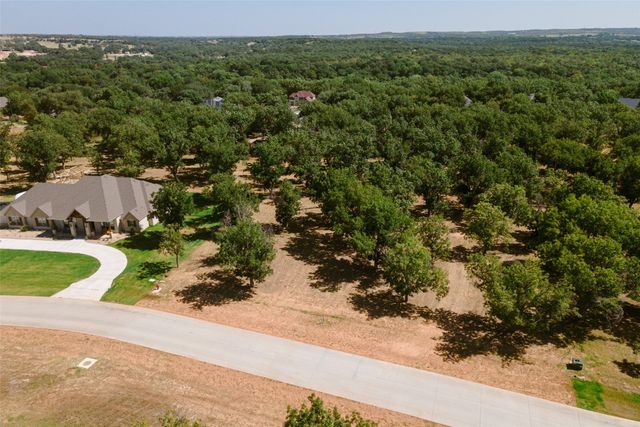 1160 E Landings N, Granbury, TX 76049