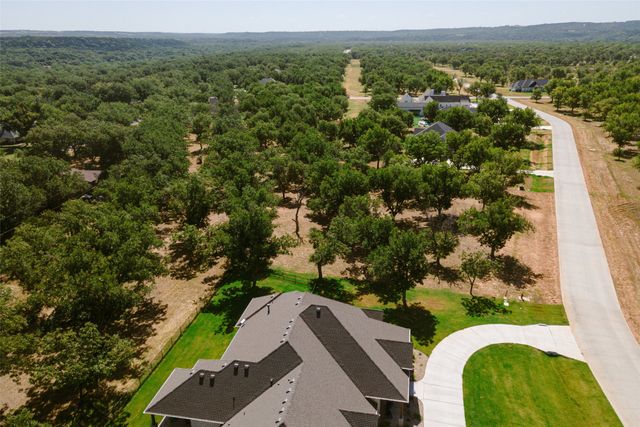1160 E Landings N, Granbury, TX 76049