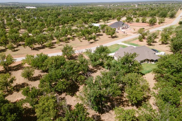 1160 E Landings N, Granbury, TX 76049