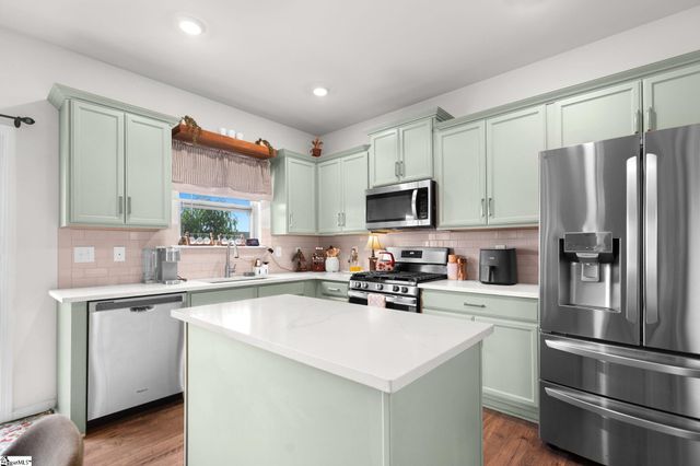 8 Garden Hill Road, Simpsonville, SC 29680
