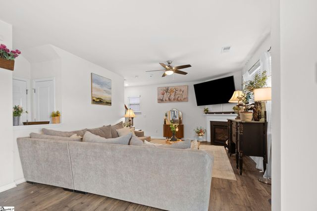 8 Garden Hill Road, Simpsonville, SC 29680