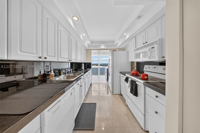 1915 Brickell Ave C1607, Miami, FL 33129