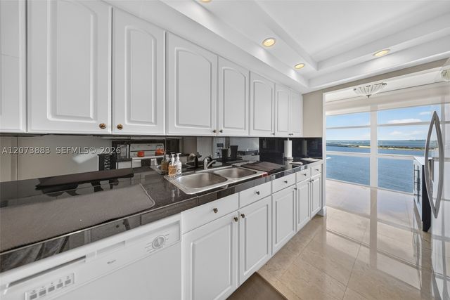 1915 Brickell Ave C1607, Miami, FL 33129