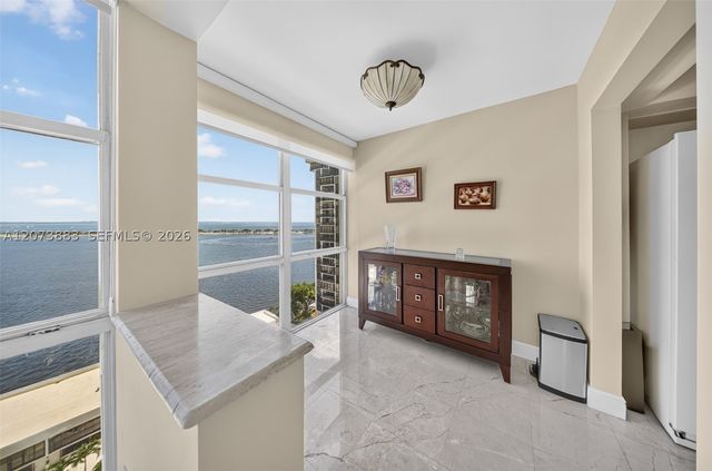1915 Brickell Ave C1607, Miami, FL 33129
