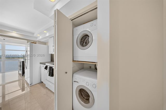 1915 Brickell Ave C1607, Miami, FL 33129