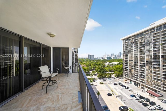 1915 Brickell Ave C1607, Miami, FL 33129