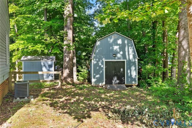 6904 Pointer Ridge Rd, Midlothian, VA 23112