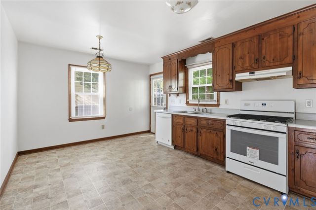 6904 Pointer Ridge Rd, Midlothian, VA 23112