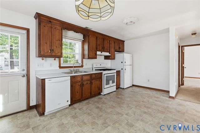 6904 Pointer Ridge Rd, Midlothian, VA 23112