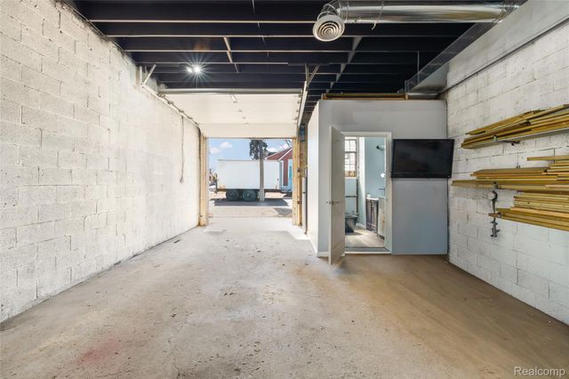 10305 W McNichols Road, Detroit, MI 48221