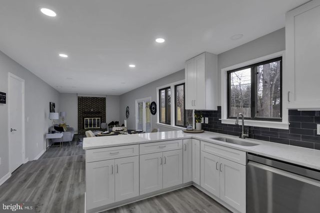10422 WOODBURY WOODS CT, Fairfax, VA 22032