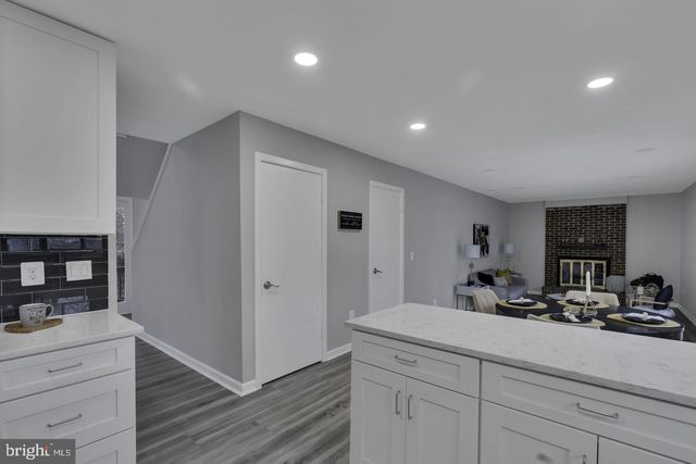 10422 WOODBURY WOODS CT, Fairfax, VA 22032