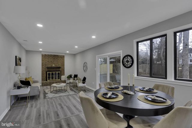10422 WOODBURY WOODS CT, Fairfax, VA 22032