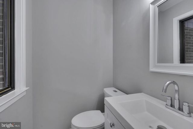 10422 WOODBURY WOODS CT, Fairfax, VA 22032