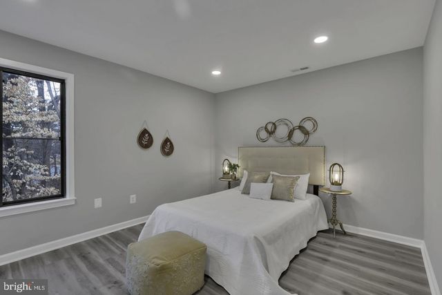 10422 WOODBURY WOODS CT, Fairfax, VA 22032