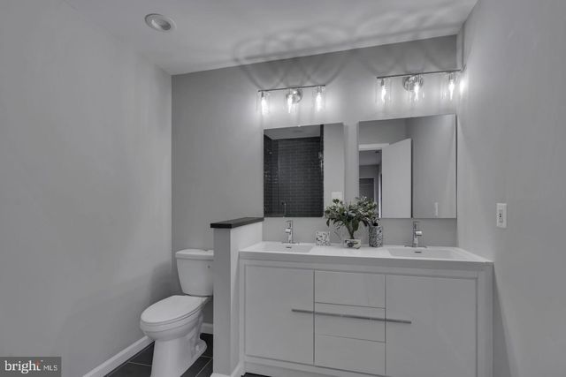 10422 WOODBURY WOODS CT, Fairfax, VA 22032