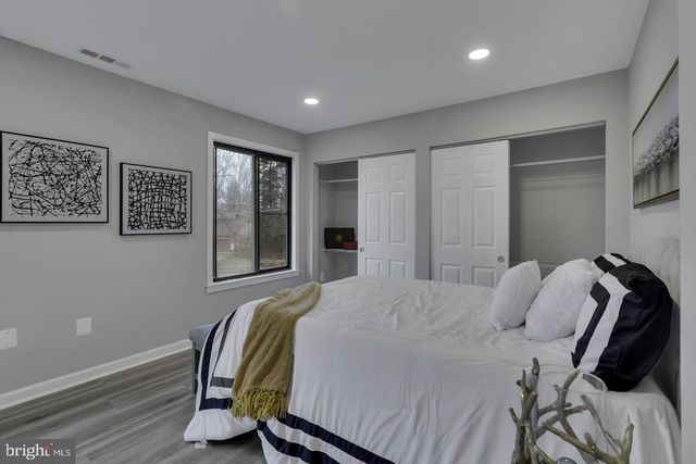 10422 WOODBURY WOODS CT, Fairfax, VA 22032
