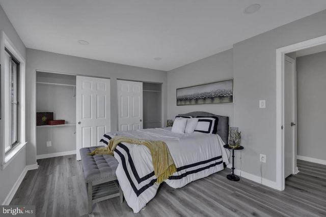 10422 WOODBURY WOODS CT, Fairfax, VA 22032