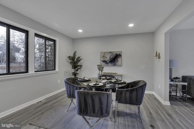 10422 WOODBURY WOODS CT, Fairfax, VA 22032