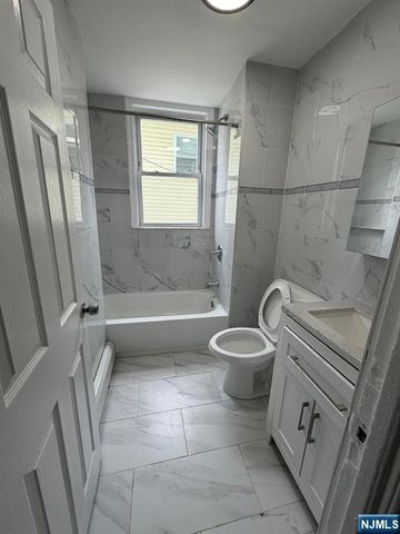 23 9th Avenue, East Orange, NJ 07018