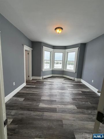 23 9th Avenue, East Orange, NJ 07018