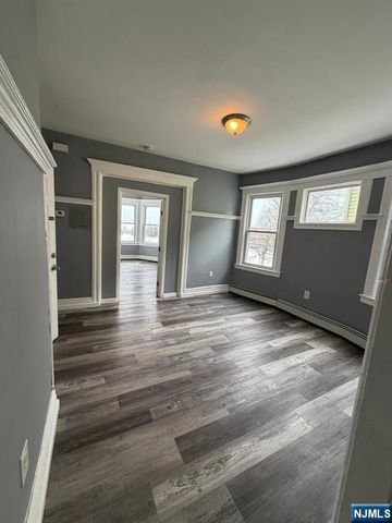 23 9th Avenue, East Orange, NJ 07018