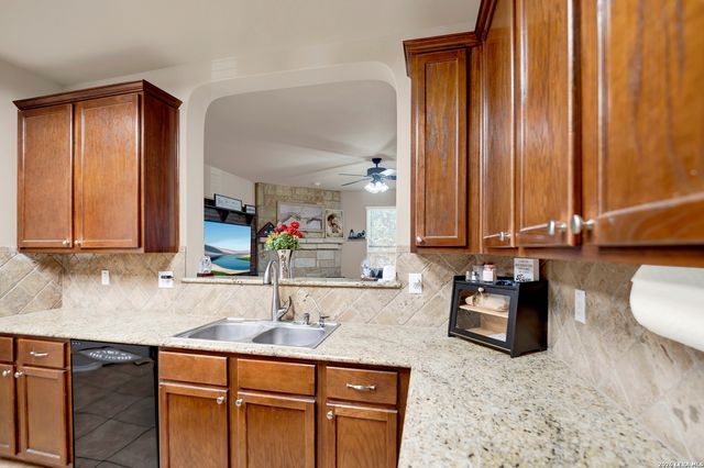 10426 Shire Country, San Antonio, TX 78254