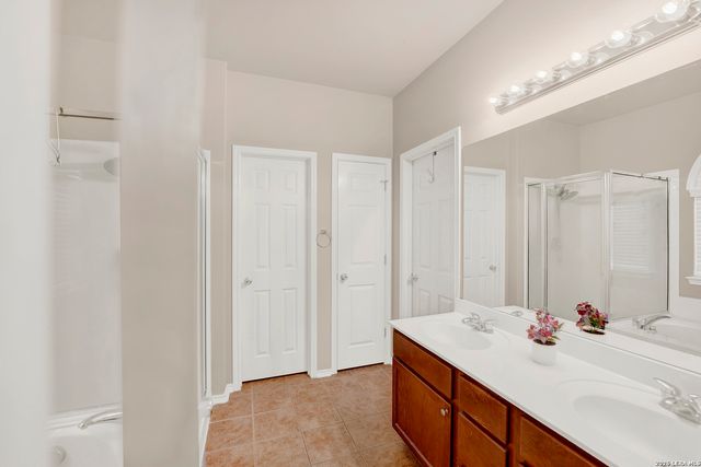 10426 Shire Country, San Antonio, TX 78254