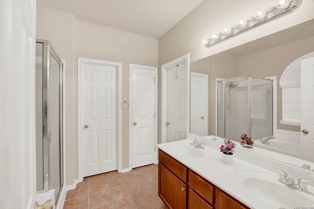10426 Shire Country, San Antonio, TX 78254