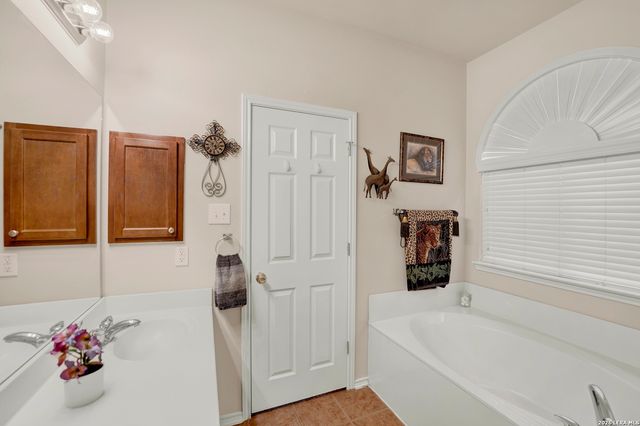 10426 Shire Country, San Antonio, TX 78254