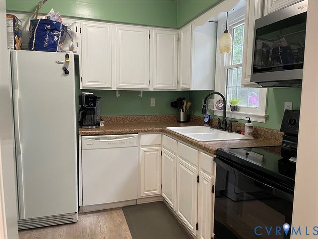 2210 Cox Rd, Henrico, VA 23233