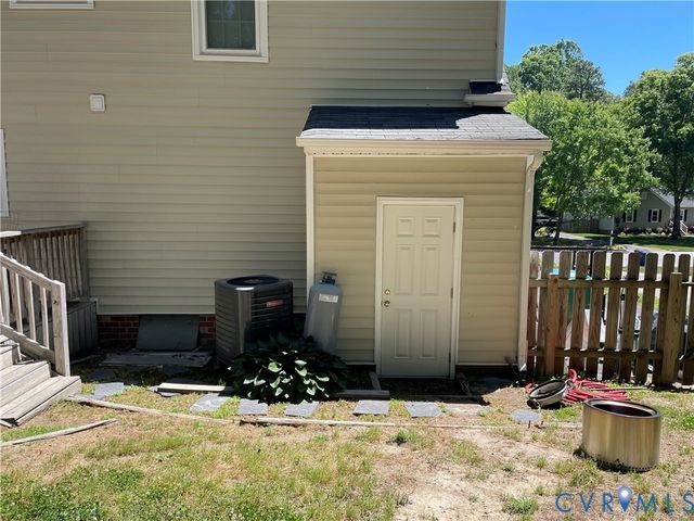 2210 Cox Rd, Henrico, VA 23233