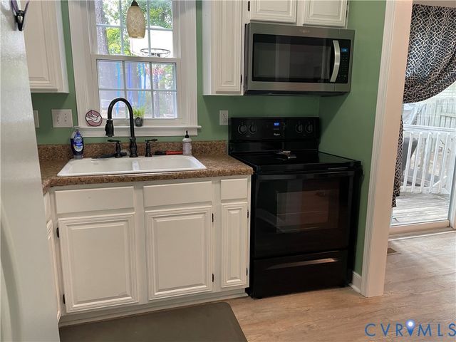 2210 Cox Rd, Henrico, VA 23233