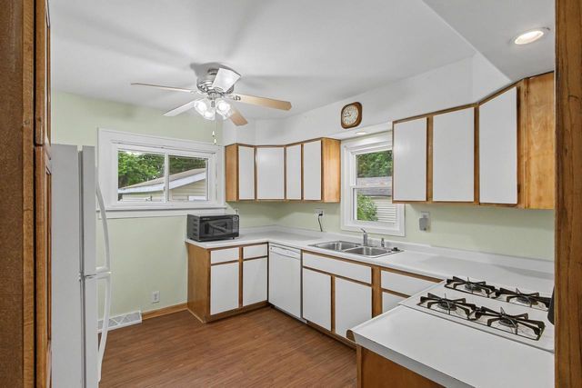 1402 Barham Avenue, Janesville, WI 53548