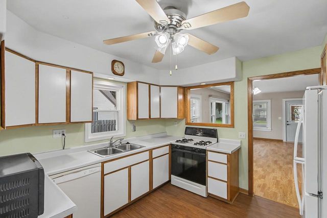 1402 Barham Avenue, Janesville, WI 53548