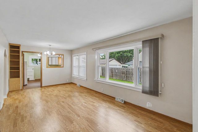 1402 Barham Avenue, Janesville, WI 53548