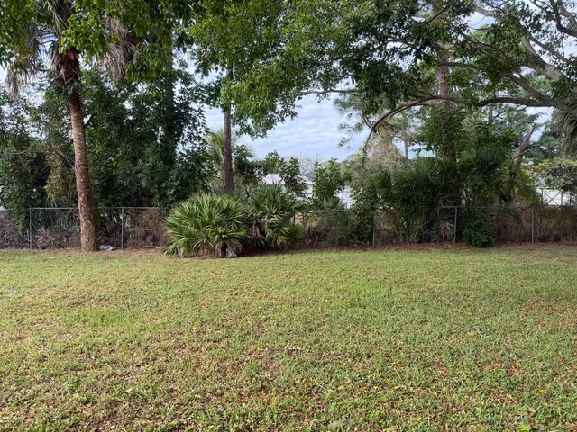 2342 SW Bayshore Boulevard, Port St. Lucie, Port St Lucie, FL 34984