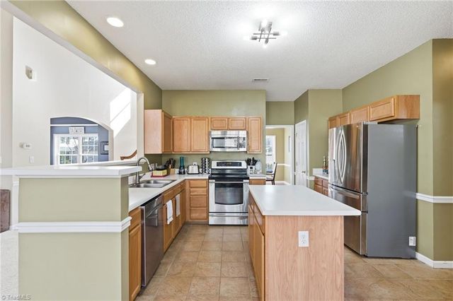 5215 Highland Oak Court, Greensboro, NC 27410