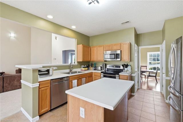 5215 Highland Oak Court, Greensboro, NC 27410