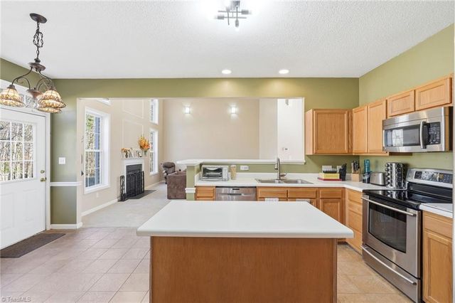 5215 Highland Oak Court, Greensboro, NC 27410