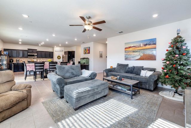 5265 W Lamona Avenue, Fresno, CA 93722