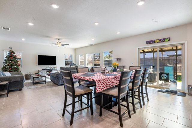 5265 W Lamona Avenue, Fresno, CA 93722