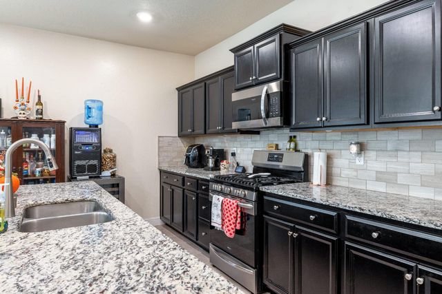 5265 W Lamona Avenue, Fresno, CA 93722