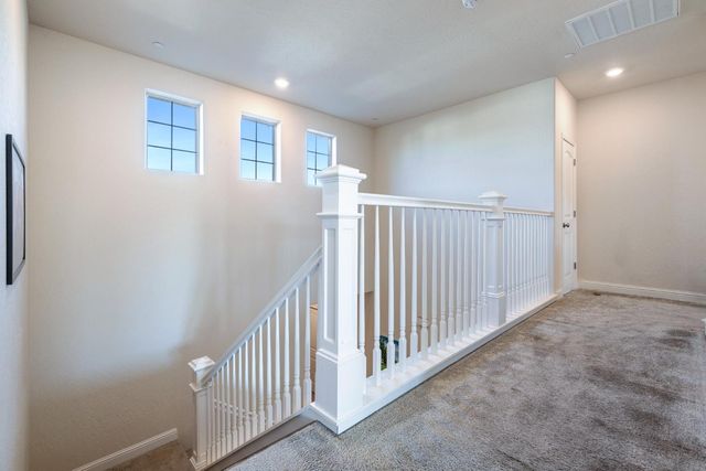 5265 W Lamona Avenue, Fresno, CA 93722