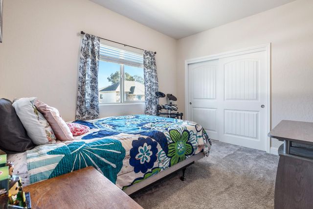 5265 W Lamona Avenue, Fresno, CA 93722